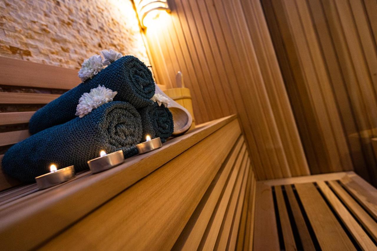 Le 49 Cote Parc & Spa Domblans ภายนอก รูปภาพ